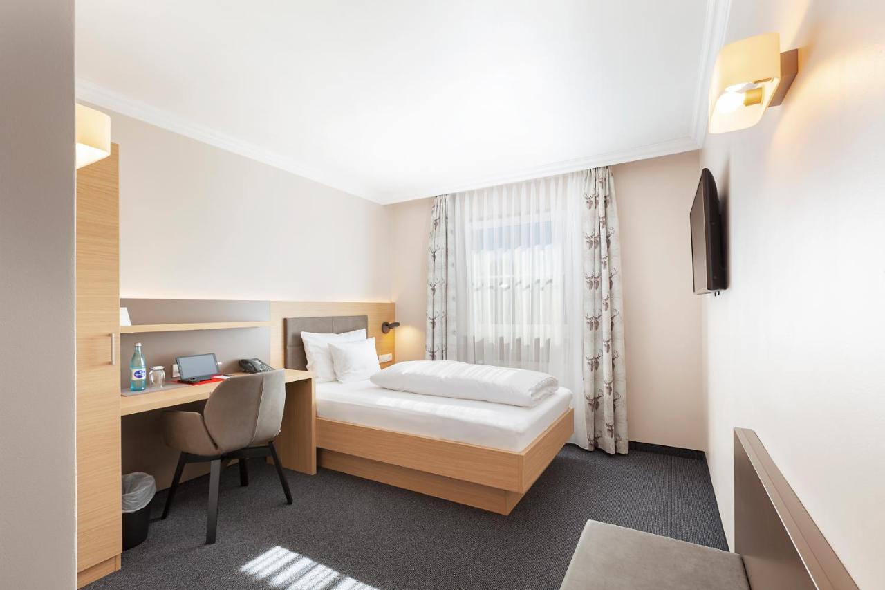 Landgasthof Hotel Gentner Nuremberg Exterior photo